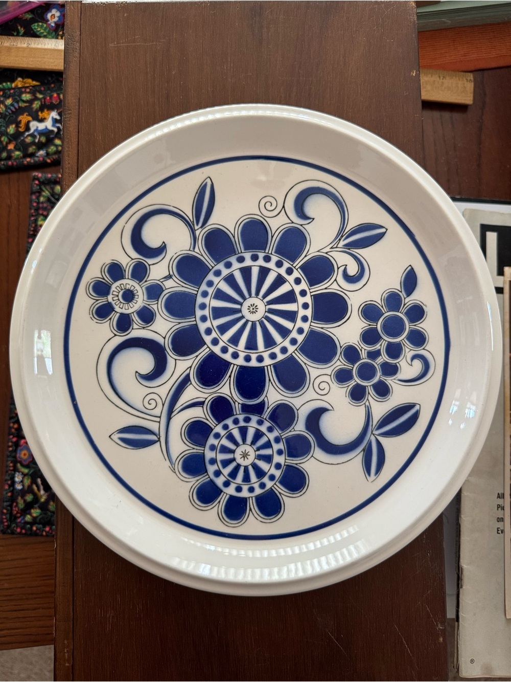 Mikasa Light 'n Lively Sea Isle D5952 Floral Ceramic Dinner Plate Blue White 11”
